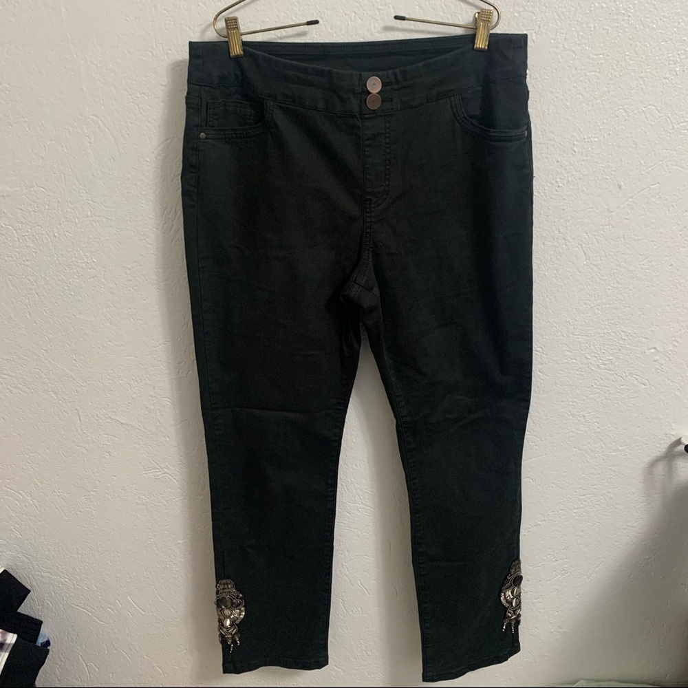 Soft Surroudings Black Embellished Pull On Pants size 10/12
